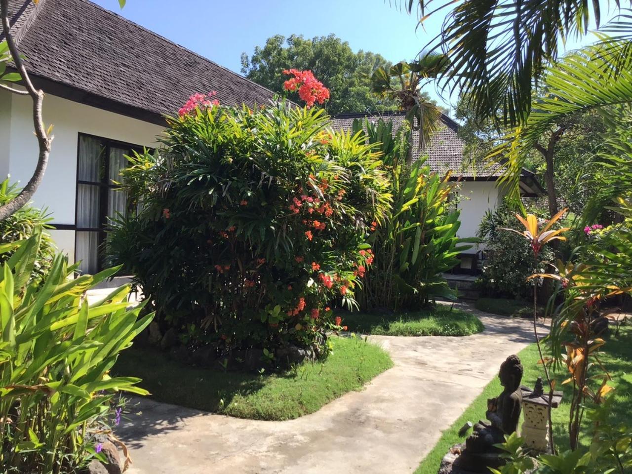 Taman Dewi Sri Villa et Bungalow Pemuteran Exteriör bild
