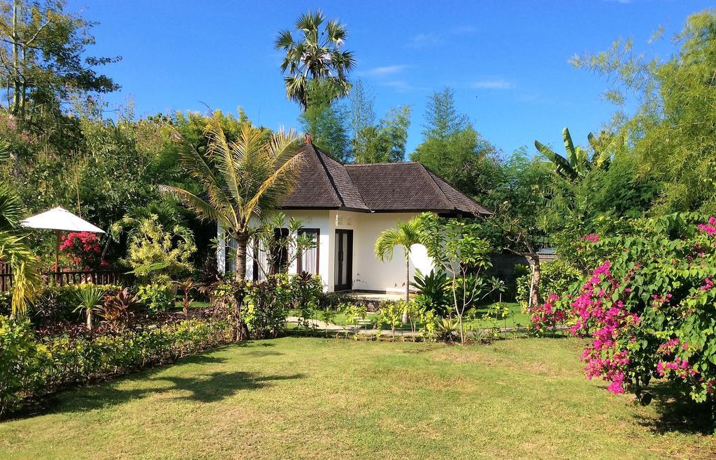Taman Dewi Sri Villa et Bungalow Pemuteran Exteriör bild