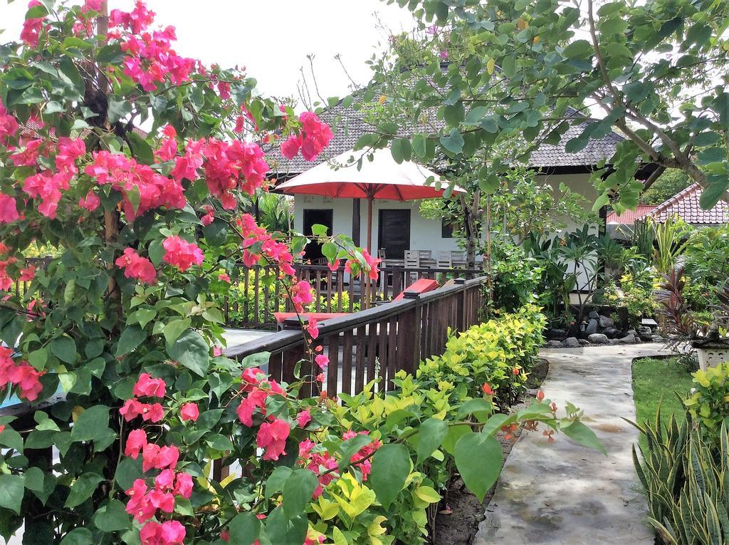 Taman Dewi Sri Villa et Bungalow Pemuteran Exteriör bild