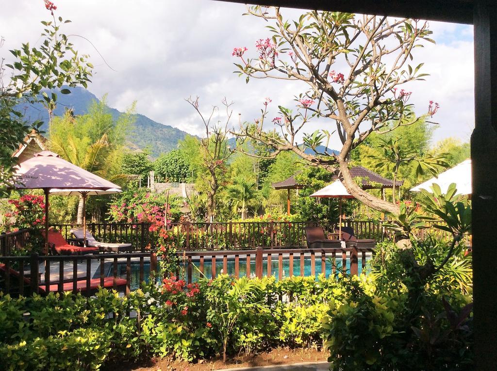 Taman Dewi Sri Villa et Bungalow Pemuteran Exteriör bild